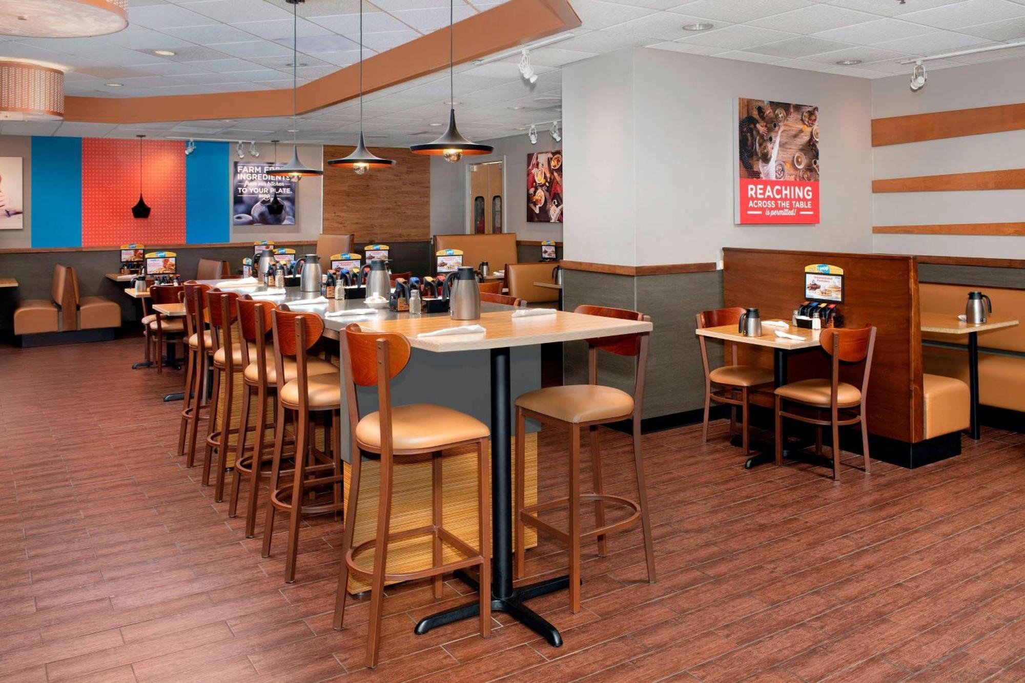 Fairfield Inn & Suites By Marriott Alexandria West/Mark Center Esterno foto