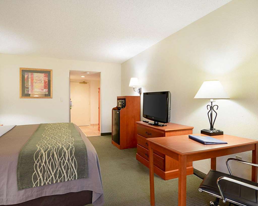 Fairfield Inn & Suites By Marriott Alexandria West/Mark Center Esterno foto
