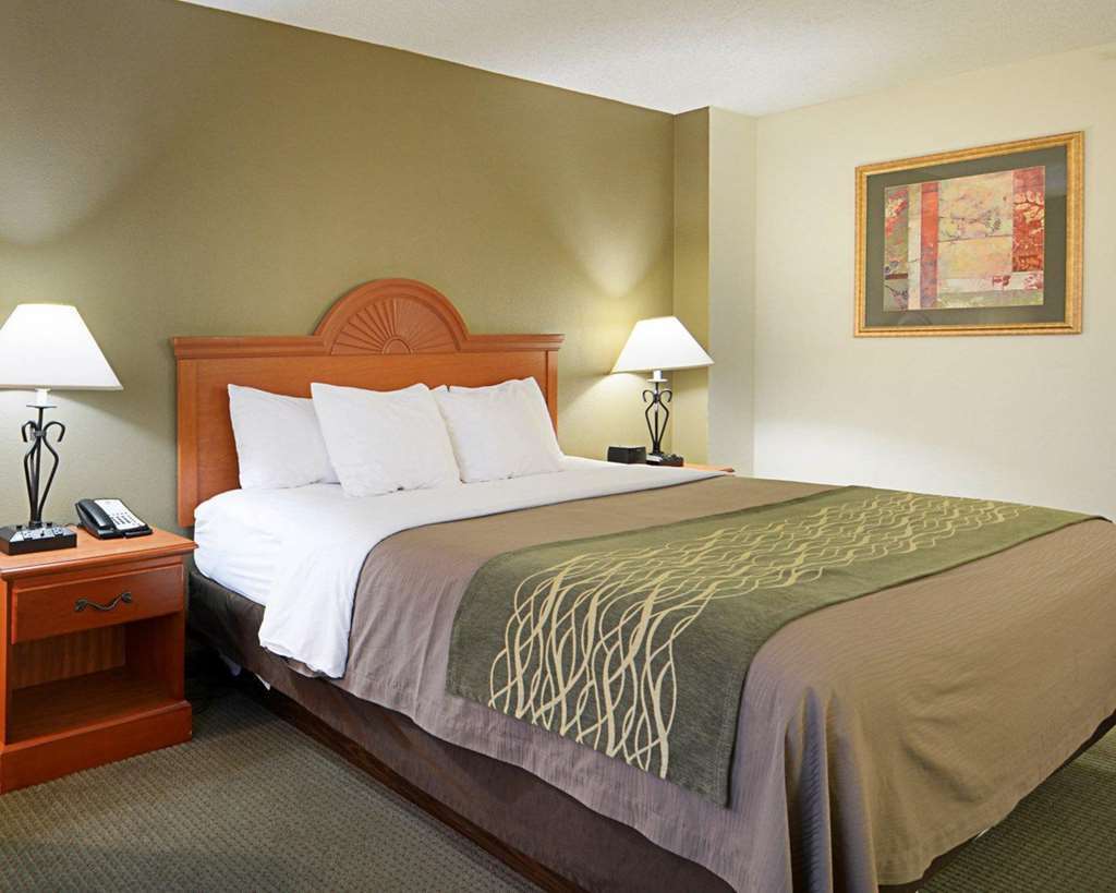 Fairfield Inn & Suites By Marriott Alexandria West/Mark Center Esterno foto